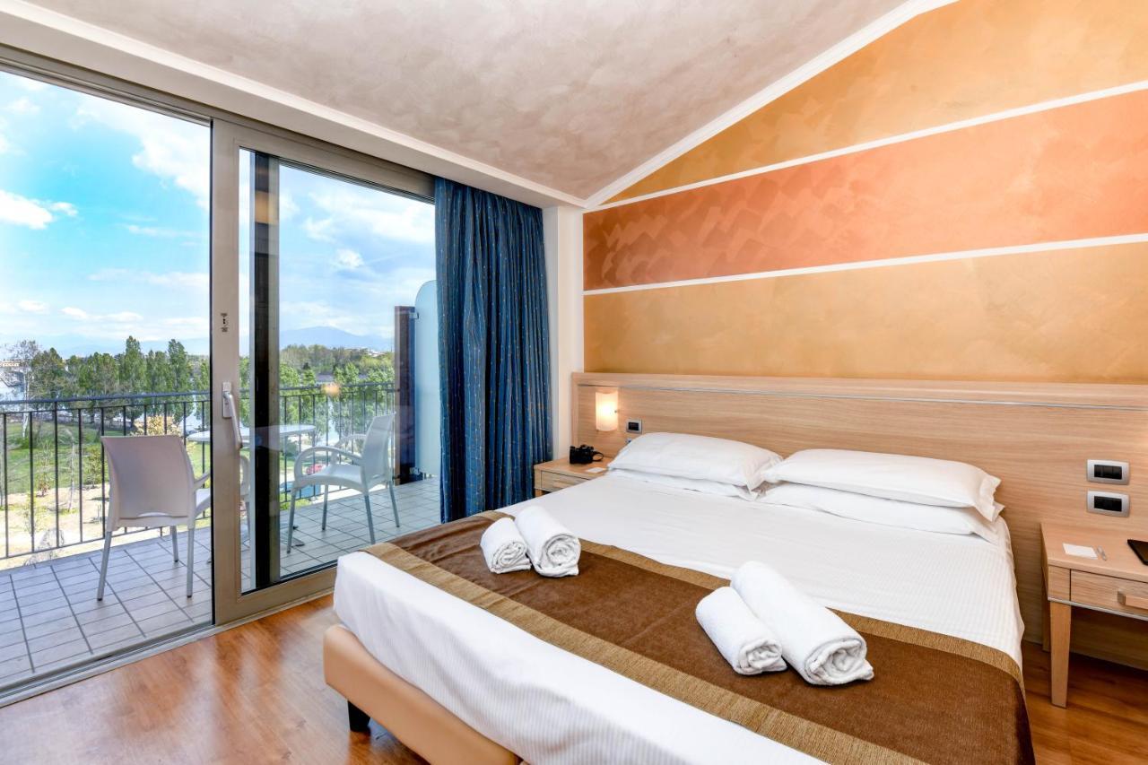 Hotel Rivus Песк'єра-дель-Гарда Екстер'єр фото