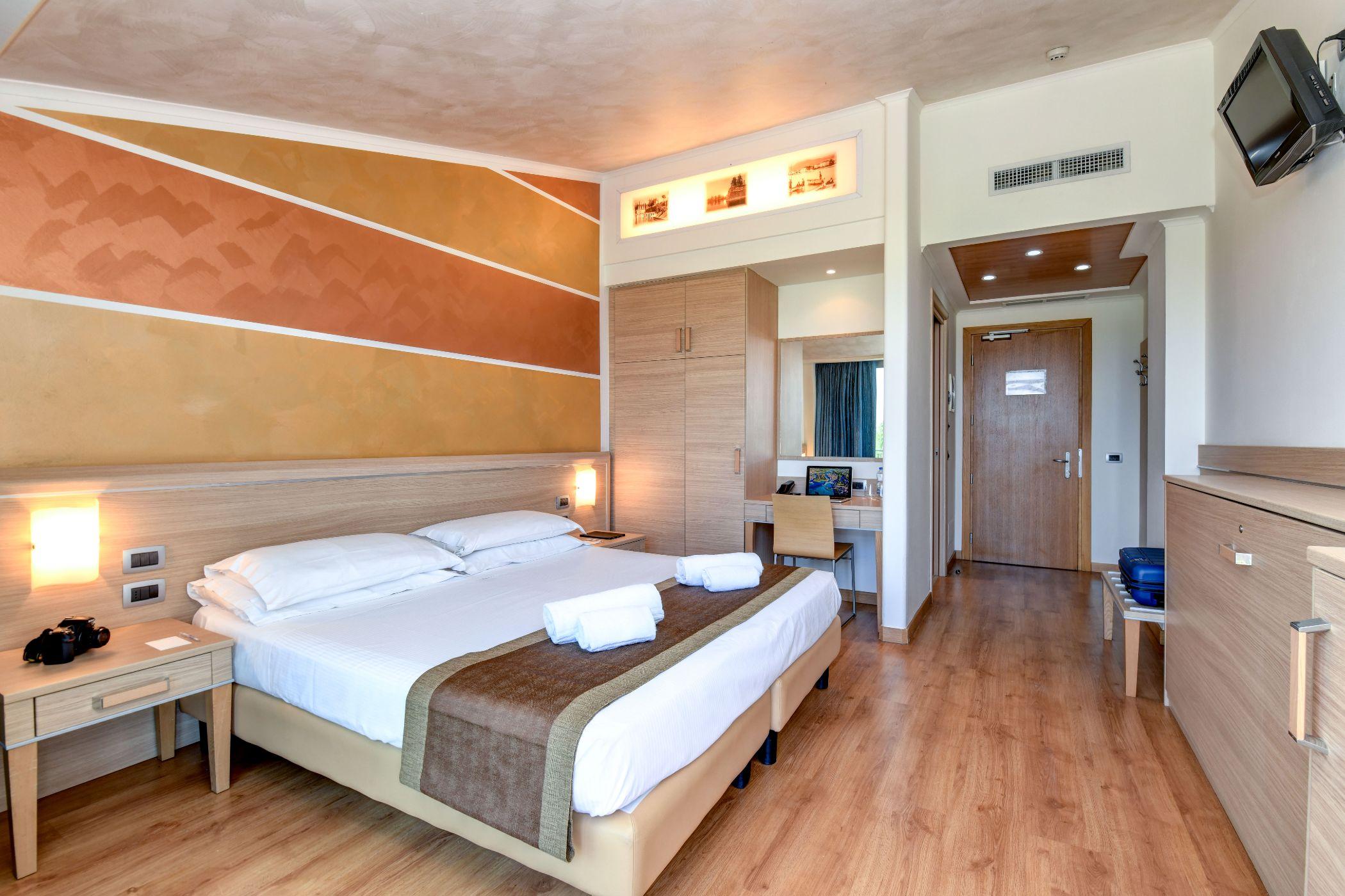 Hotel Rivus Песк'єра-дель-Гарда Екстер'єр фото