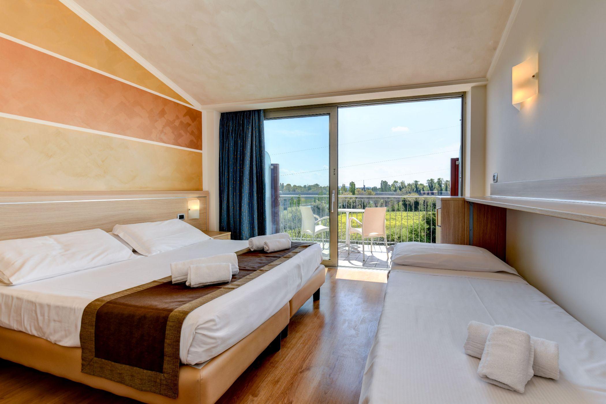 Hotel Rivus Песк'єра-дель-Гарда Екстер'єр фото