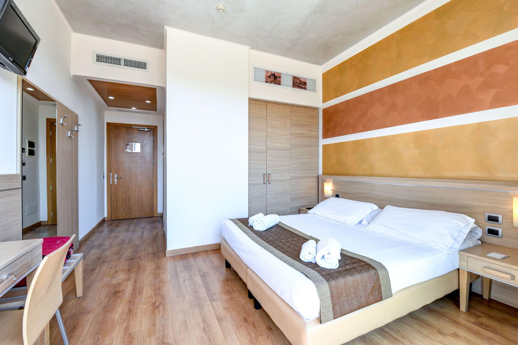 Hotel Rivus Песк'єра-дель-Гарда Екстер'єр фото