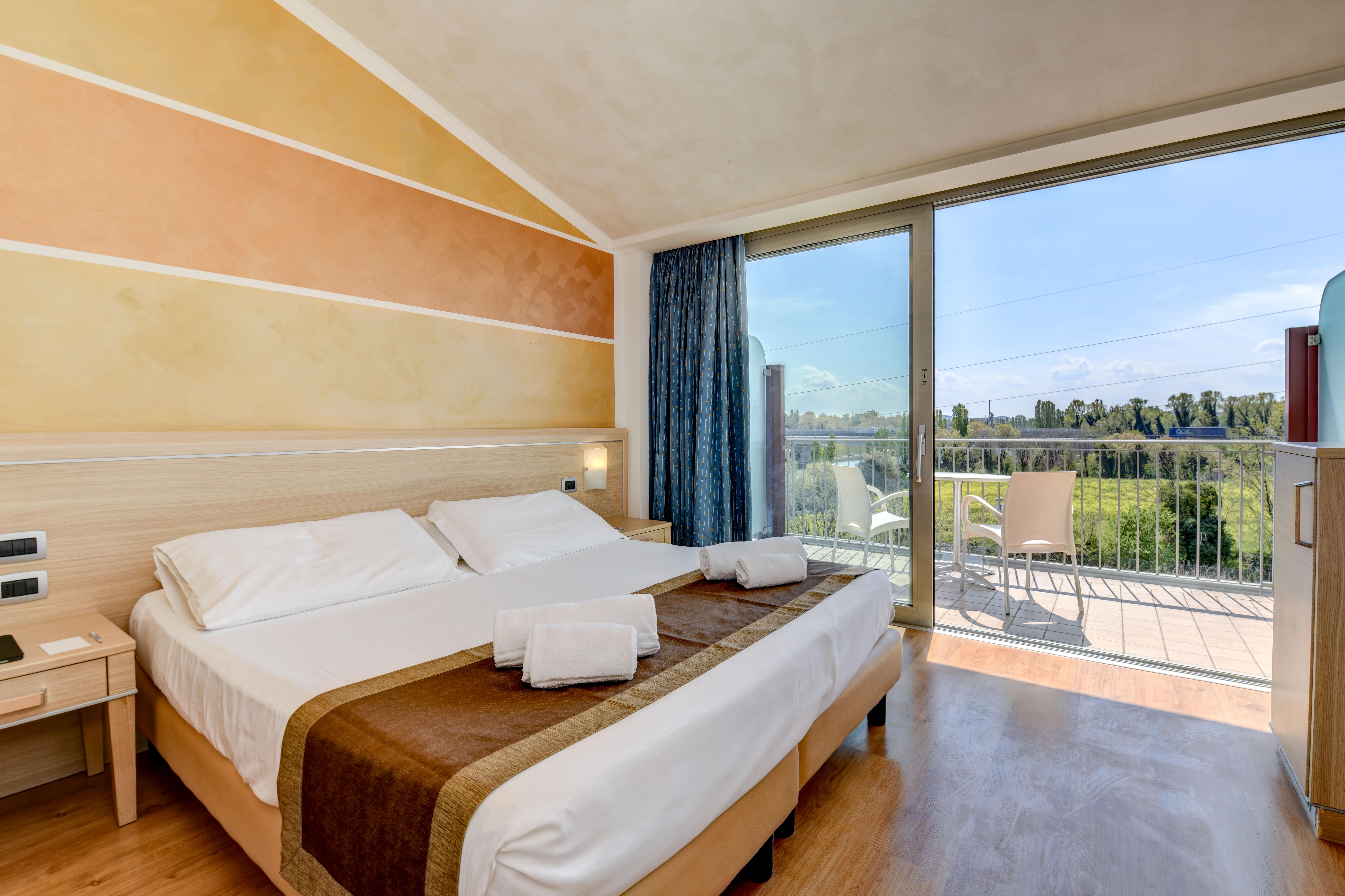 Hotel Rivus Песк'єра-дель-Гарда Екстер'єр фото