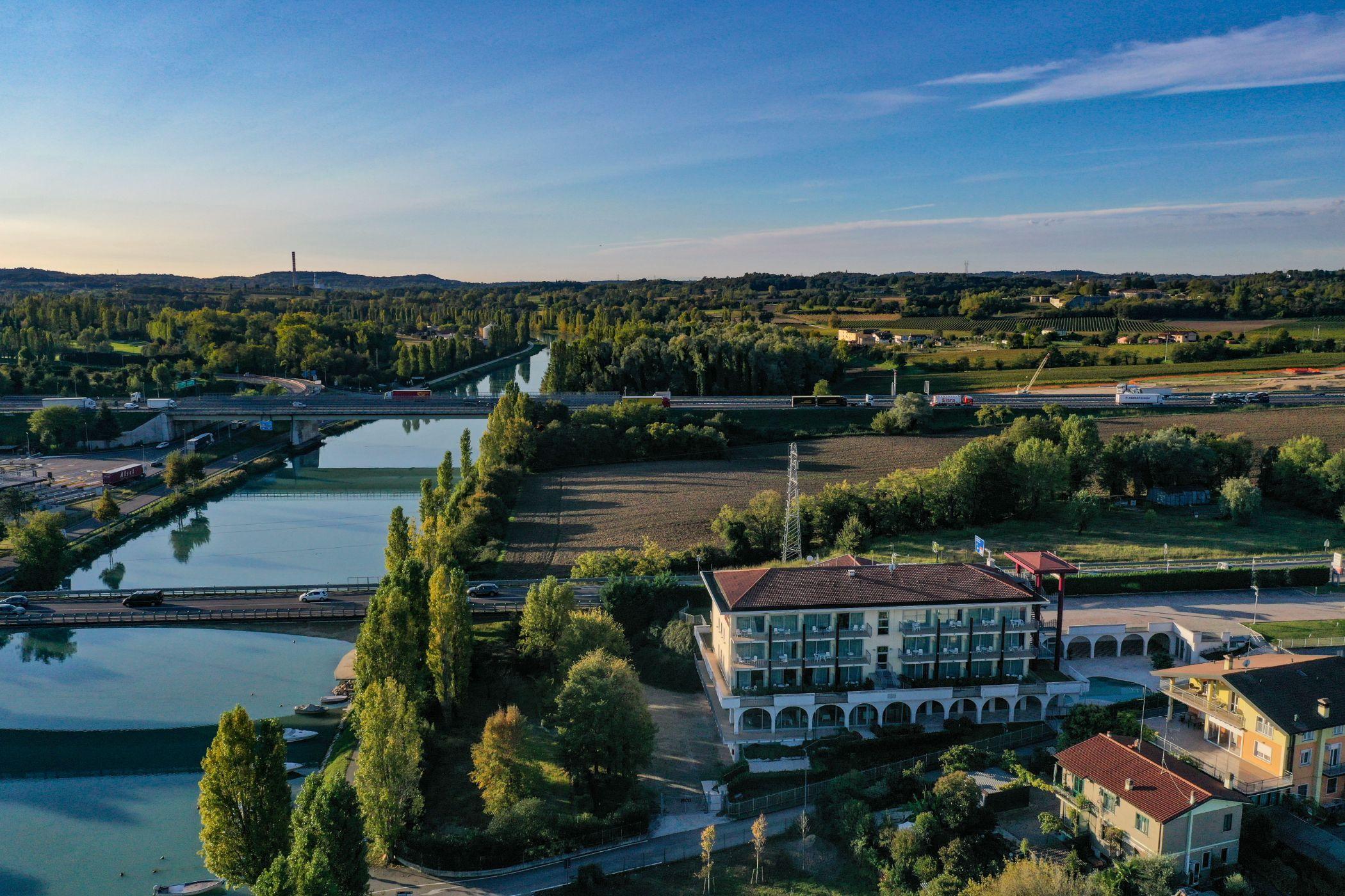 Hotel Rivus Песк'єра-дель-Гарда Екстер'єр фото