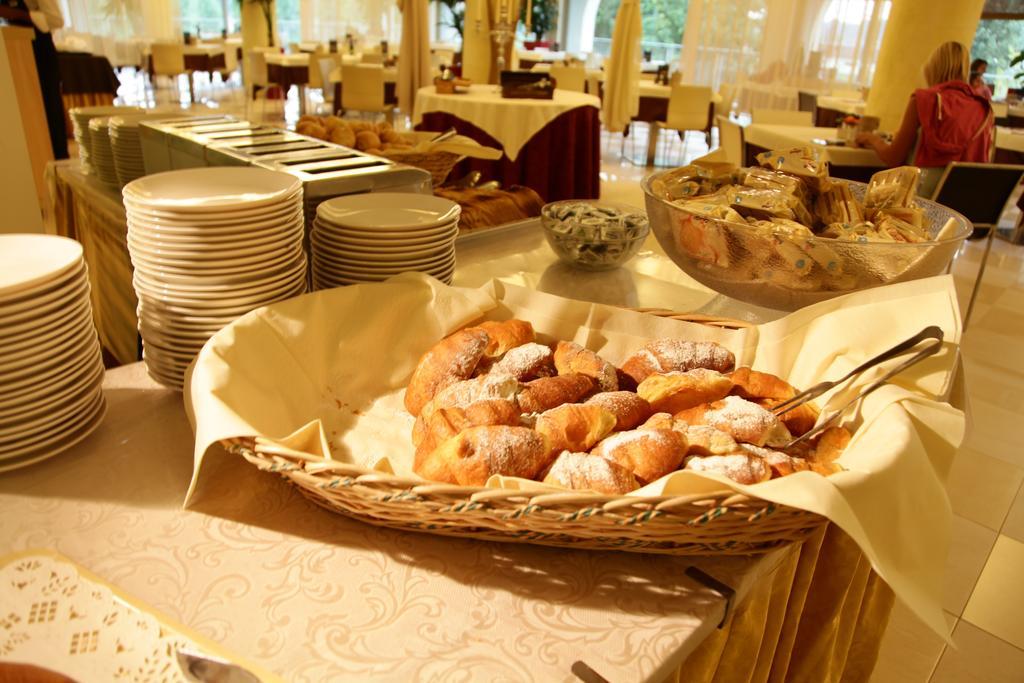 Hotel Rivus Песк'єра-дель-Гарда Екстер'єр фото