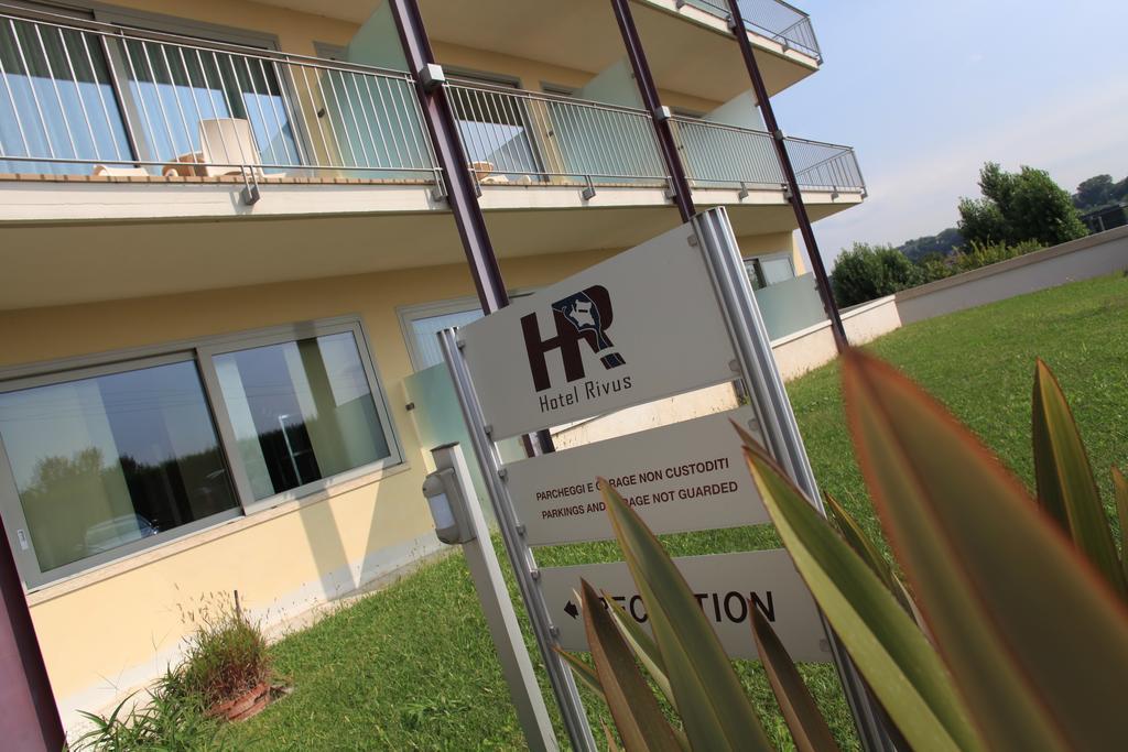 Hotel Rivus Песк'єра-дель-Гарда Екстер'єр фото