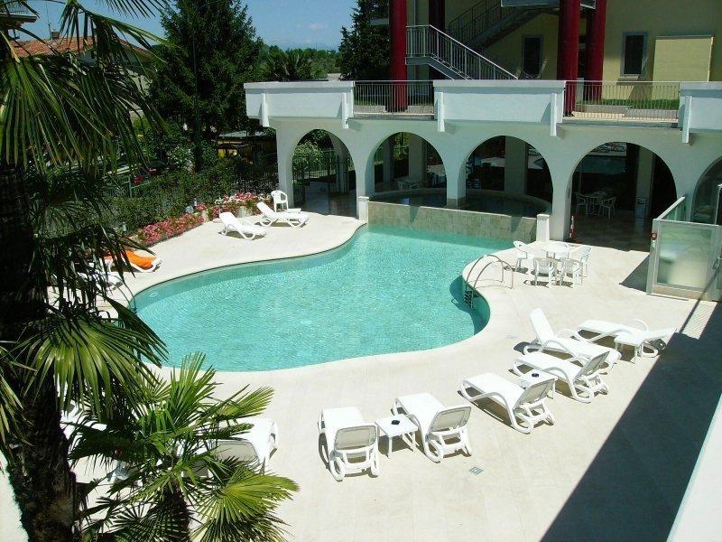 Hotel Rivus Песк'єра-дель-Гарда Екстер'єр фото